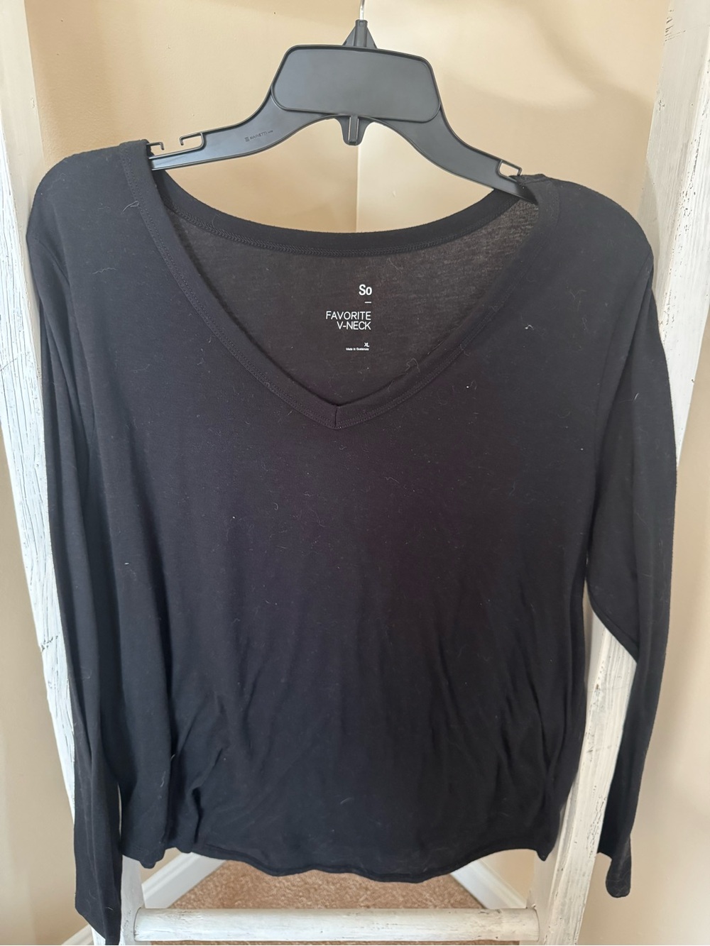 SO Black V-Neck Long Sleeve Tee